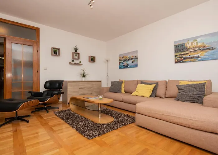 Stunning In * Makarská