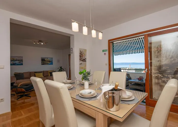 Vakantiehuis Stunning In Makarska