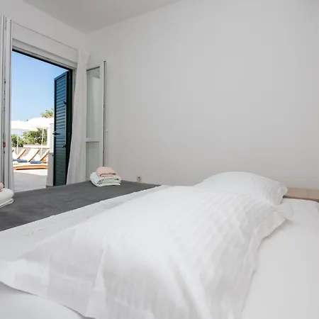 Stunning In * 马卡尔斯卡